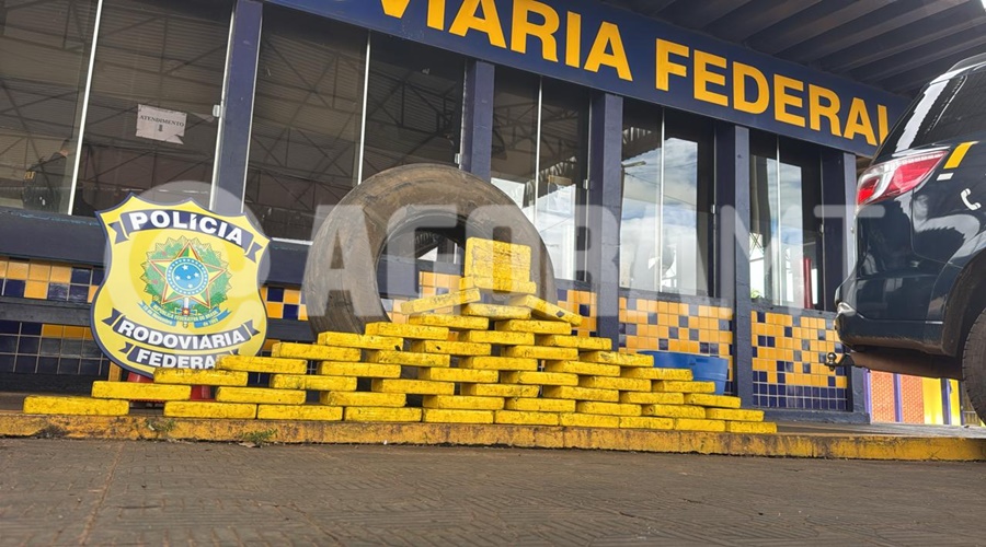 Imagem: ajdv PRF apreende cerca de 50 tabletes de cocaína escondidos em estepe de caminhonete em Rondonópolis