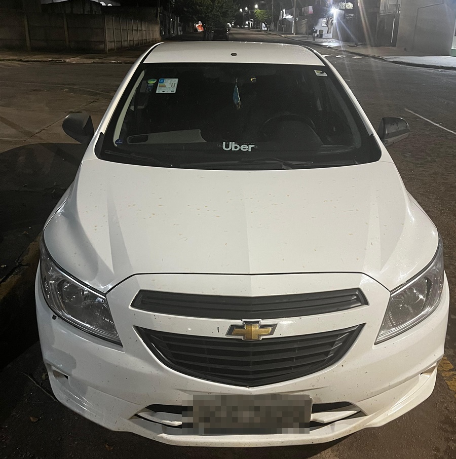 Imagem: carro apreendido Polícia Militar prende três suspeitos por tentativa de furto de módulos em Jaciara
