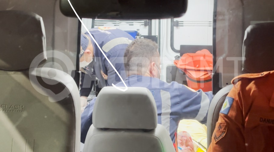 Imagem: ckcv Motociclista fica inconsciente após rampar quebra-molas e cair na Avenida Daniel Clemente