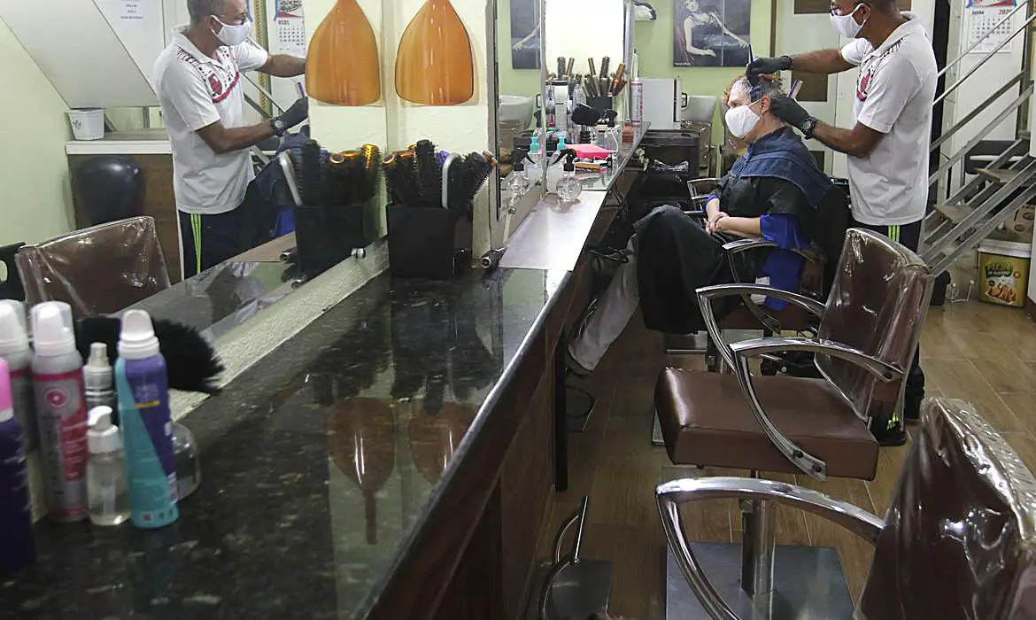 Imagem: comercio de rua e saloes de beleza reabrem20200627 0330 0 0 Abertura de pequenos negócios bate recorde nos dois primeiros meses de 2026