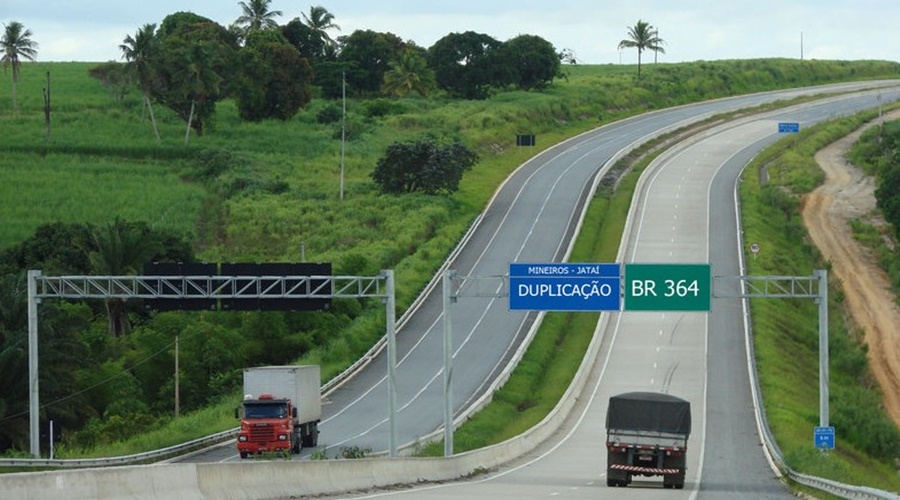 Imagem: dad Concessão da BR-364 entre Rondonópolis e Jataí é oficializada e Fagundes destaca avanço para logística de MT Imagem: dad Concessão da BR-364 entre Rondonópolis e Jataí é oficializada e Fagundes destaca avanço para logística de MT
