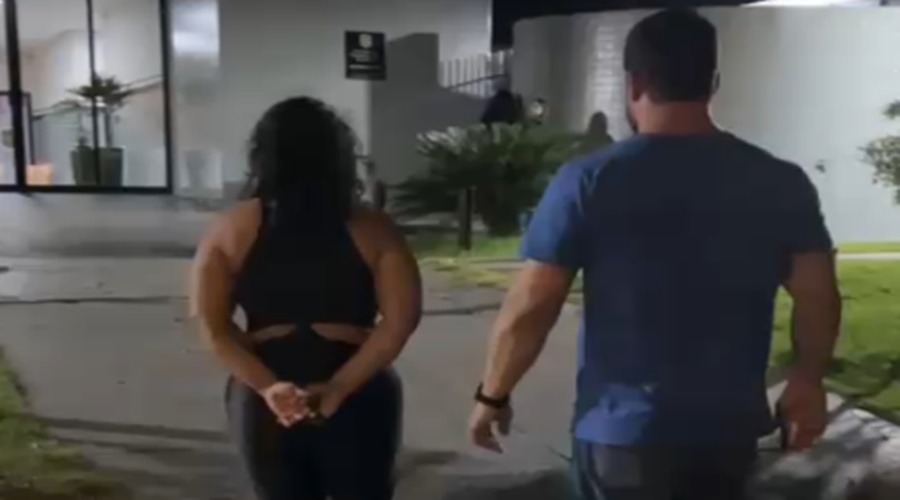 Imagem: AKHDV Suspeita condenada por tráfico e posse ilegal de arma em Manaus é presa pela Polícia Civil de Rondonópolis