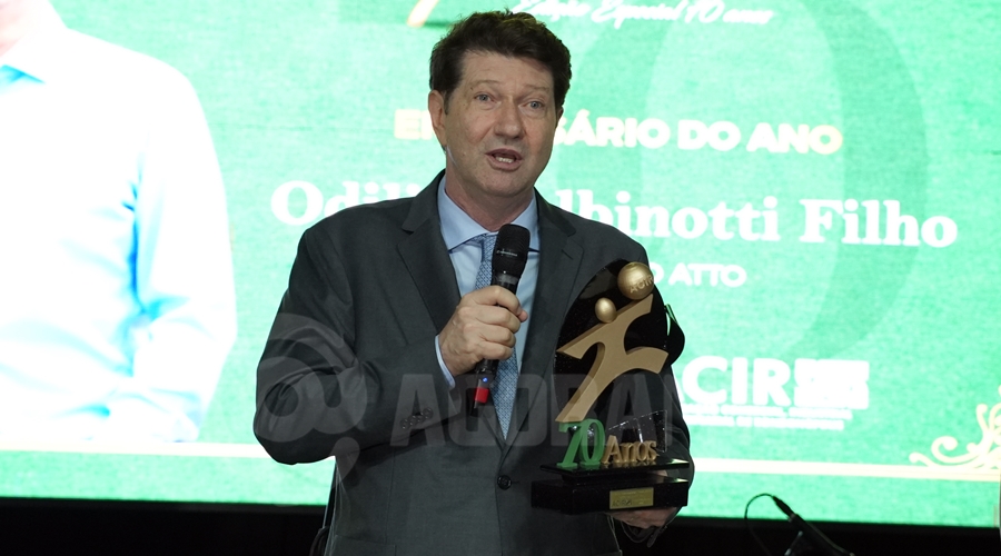 Imagem: Empresario do ano Odilio Balbinotti Odílio Balbinotti Filho e Tallita Santos se destacam no Prêmio ACIR como empresários do ano