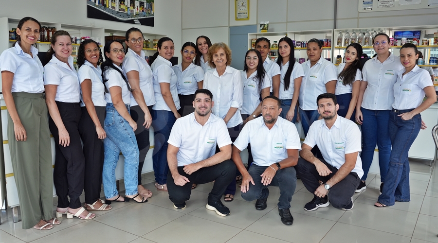 Imagem: Equipe da Farmacia Medicinal 03 Farmácia Medicinal celebra 40 anos fazendo parte da história em Rondonópolis