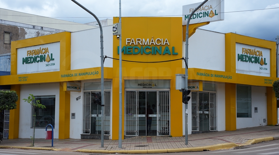 Imagem: Fachada da Farmacia Medicinal Farmácia Medicinal celebra 40 anos fazendo parte da história em Rondonópolis