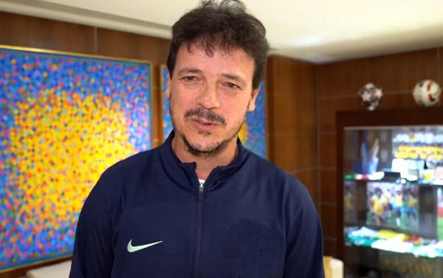 Imagem: Treinador Fernando Diniz Fernando Diniz terá maior salário da carreira após negociação com Corinthians Imagem: Treinador Fernando Diniz Fernando Diniz terá maior salário da carreira após negociação com Corinthians