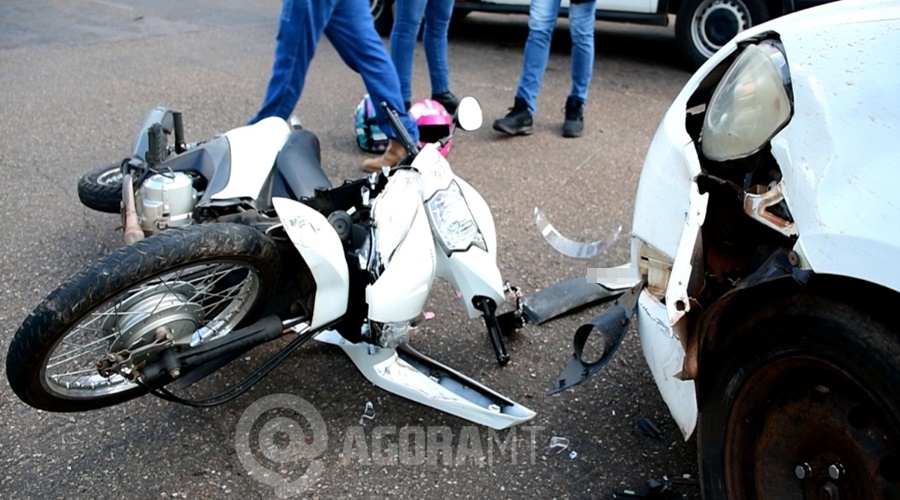 Imagem: WhatsApp Image 2026 04 29 at 17.35.34 Colisão entre carro e moto deixa duas pessoas feridas em cruzamento na área central de Rondonópolis