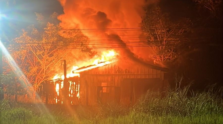 Imagem: WhatsApp Image 2026 04 30 at 15.02.48 PM prende homem por agredir e incendiar residência da própria mãe em Juína