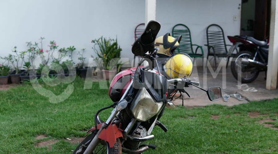 Imagem: aljdv Motociclista fica ferido após colisão com carro no Jardim Três Poderes em Rondonópolis Imagem: aljdv Motociclista fica ferido após colisão com carro no Jardim Três Poderes em Rondonópolis