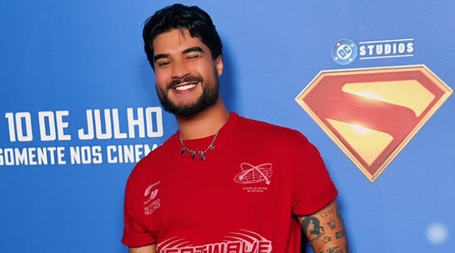 Imagem: aoidv Influenciador de Rondonópolis fecha sala de cinema para sessão exclusiva de “O Diabo Veste Prada 2”