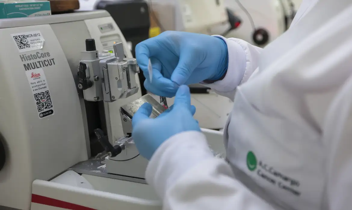 Imagem: int8619 Nova lei amplia acesso a terapias e vacinas contra o câncer no Sistema Único de Saúde