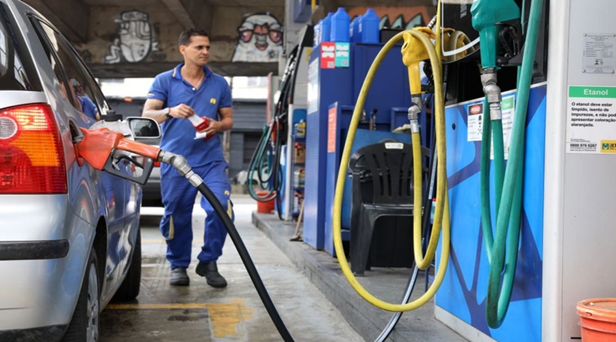 Imagem: kabdv Guerra pressiona preços e combustíveis sobem menos no Brasil do que na Argentina e no Chile Imagem: kabdv Guerra pressiona preços e combustíveis sobem menos no Brasil do que na Argentina e no Chile