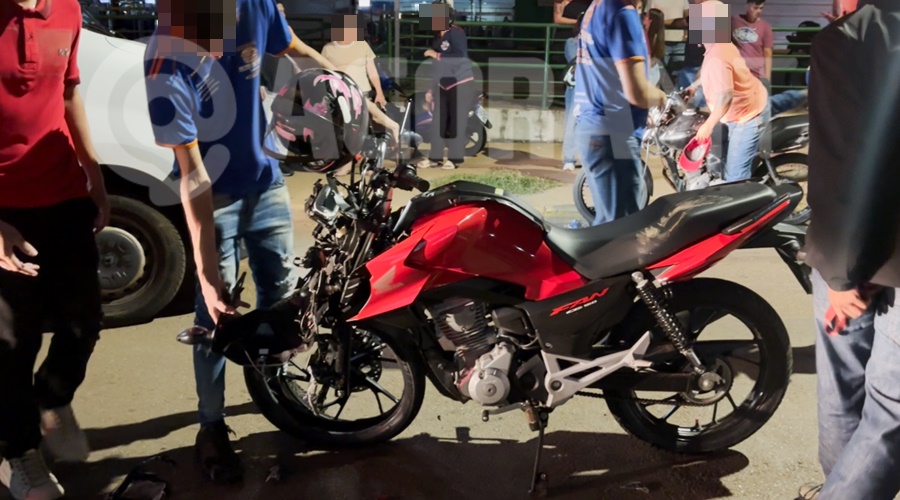 Imagem: ljlj Motoboys ficam gravemente feridos após colisão frontal no Jardim Monte Líbano Imagem: ljlj Motoboys ficam gravemente feridos após colisão frontal no Jardim Monte Líbano