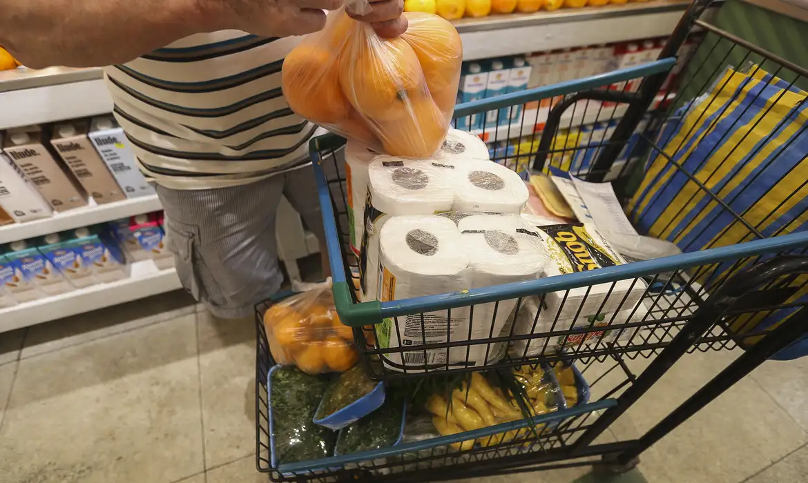 Imagem: supermercado economia 20220729 0889 Cesta básica fica mais cara em todas as capitais brasileiras em março Imagem: supermercado economia 20220729 0889 Cesta básica fica mais cara em todas as capitais brasileiras em março