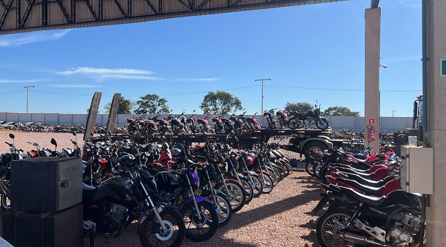 Imagem: APREENSAO DE MOTOS Operação da PM apreende 91 motocicletas durante combate a “rolezinho” irregular em Rondonópolis Imagem: APREENSAO DE MOTOS Operação da PM apreende 91 motocicletas durante combate a “rolezinho” irregular em Rondonópolis