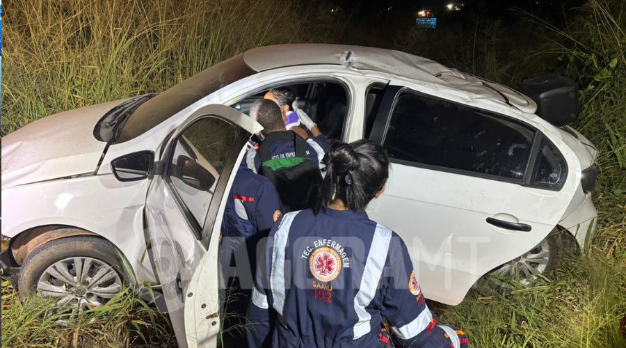 Imagem: ENQUADRAMENTO SITE 9 1 Mulher fica ferida após perder controle de carro e capotar na BR-364 em Rondonópolis Imagem: ENQUADRAMENTO SITE 9 1 Mulher fica ferida após perder controle de carro e capotar na BR-364 em Rondonópolis