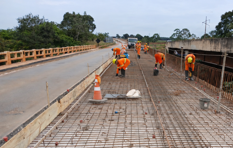 Imagem: Ponte Rio Itiquira em obras Obras de alargamento de três pontes alteram o tráfego em Itiquira entre quarta e sábado Imagem: Ponte Rio Itiquira em obras Obras de alargamento de três pontes alteram o tráfego em Itiquira entre quarta e sábado