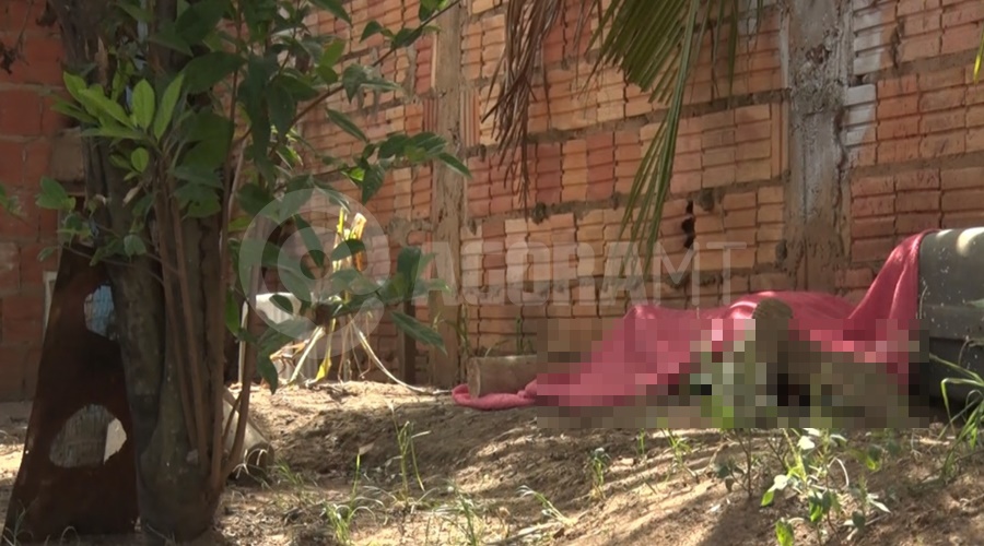 Imagem: WhatsApp Image 2026 05 07 at 15.14.01 Mulher mata marido a golpes de barra de ferro, deixa corpo no quintal e confessa crime em conveniência no Mathias Neves