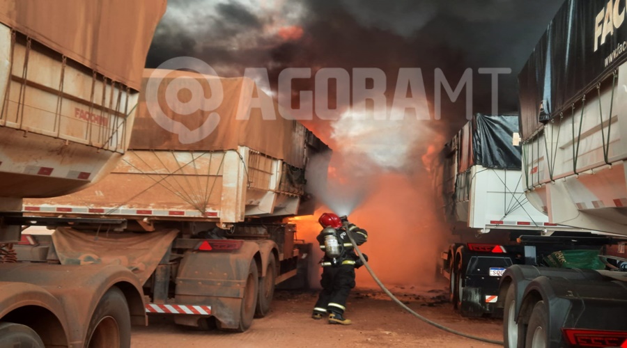 Imagem: WhatsApp Image 2026 05 25 at 15.35.02 2 Incêndio de grandes proporções destrói carretas bitrem em posto às margens da BR-163 em Rondonópolis Imagem: WhatsApp Image 2026 05 25 at 15.35.02 2 Incêndio de grandes proporções destrói carretas bitrem em posto às margens da BR-163 em Rondonópolis