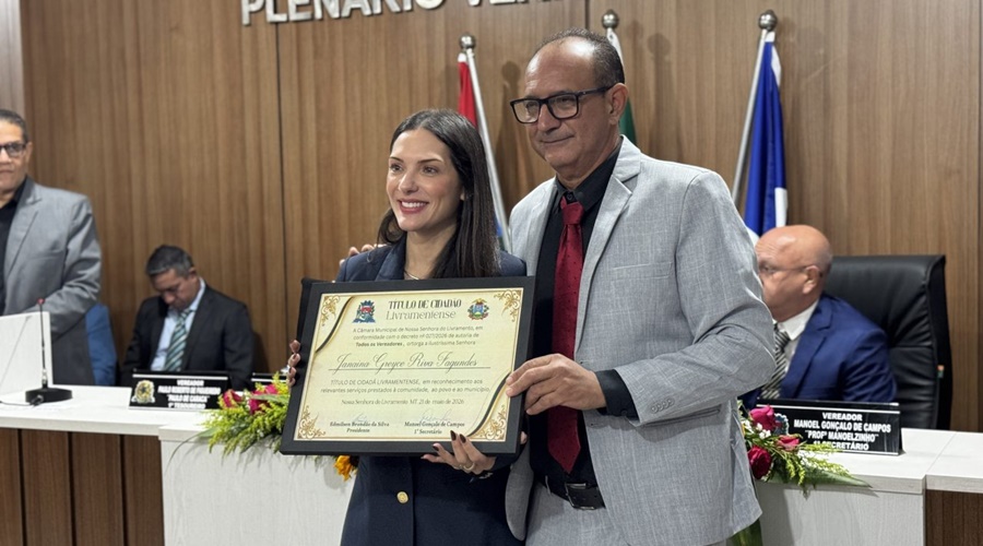 Imagem: janaina riva Janaina recebe título de cidadã livramentense e anuncia novos investimentos para saúde Imagem: janaina riva Janaina recebe título de cidadã livramentense e anuncia novos investimentos para saúde