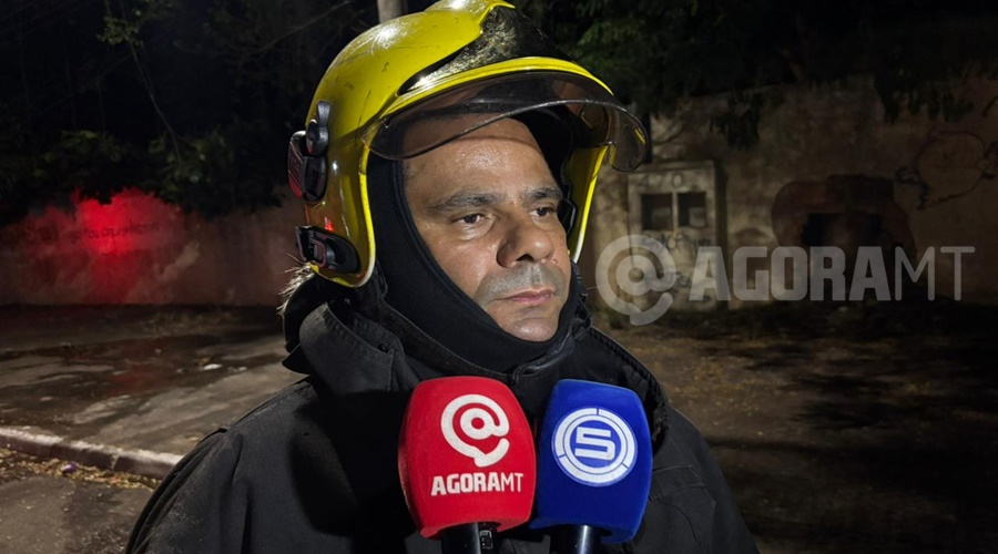 Imagem: sargento lima Incêndio em terreno baldio mobiliza Corpo de Bombeiros ao lado de casa abandonada em Rondonópolis Imagem: sargento lima Incêndio em terreno baldio mobiliza Corpo de Bombeiros ao lado de casa abandonada em Rondonópolis