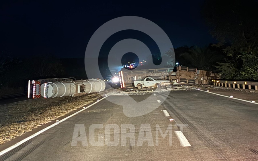 Imagem: Acidente BR 163 em Rondonopolis Após acidente fatal, pistas da BR-163 foram liberadas nos dois sentidos durante a madrugada de hoje