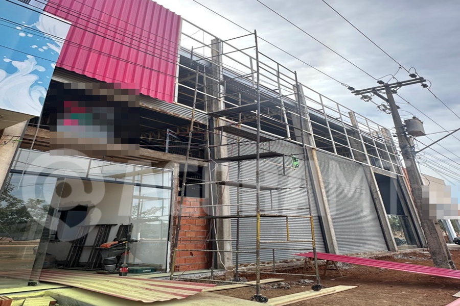 Imagem: Andaime da obra Trabalhador fica ferido após sofrer choque elétrico e cair de andaime no bairro Sagrada Família