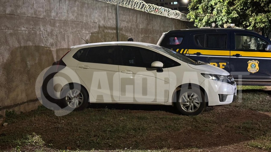 Imagem: Carro apreendido Veículo furtado e com placa clonada é apreendido pela PRF na BR-163 em Rondonópolis