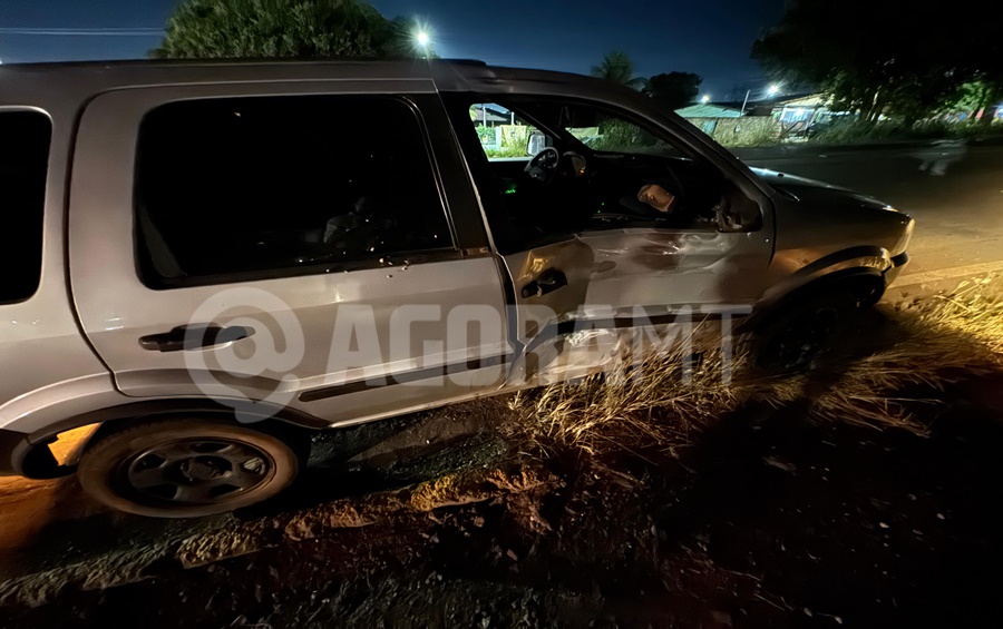 Imagem: Carro envolvido no acidente 1 Garupa morre em acidente entre motocicleta e EcoSport na MT-130 em Rondonópolis