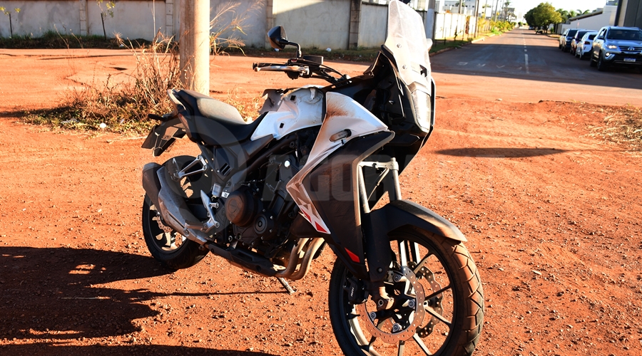 Imagem: Moto envolvido no acidente Acidente entre motocicleta e caminhão baú deixa motociclista ferido no Anel Viário em Rondonópolis Imagem: Moto envolvido no acidente Acidente entre motocicleta e caminhão baú deixa motociclista ferido no Anel Viário em Rondonópolis