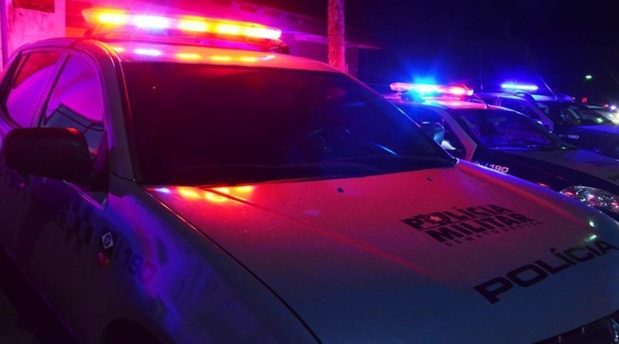 Imagem: VIATURA Suspeito com mandado em aberto tenta se esconder no Casario, mas acaba preso em Rondonópolis