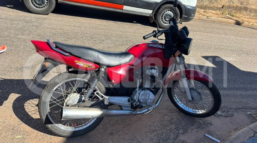 Imagem: ldcm Colisão entre moto e carro deixa motociclista ferido no Conjunto São José em Rondonópolis Imagem: ldcm Colisão entre moto e carro deixa motociclista ferido no Conjunto São José em Rondonópolis