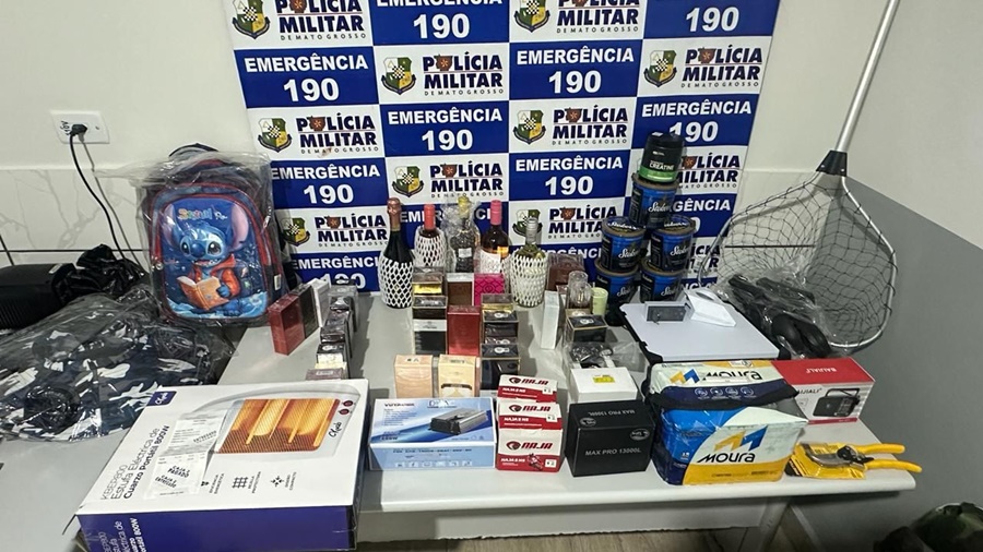 Imagem: mercadorias apreendidas Polícia Militar apreende grande quantidade de produtos estrangeiros sem documentação em Alto Araguaia