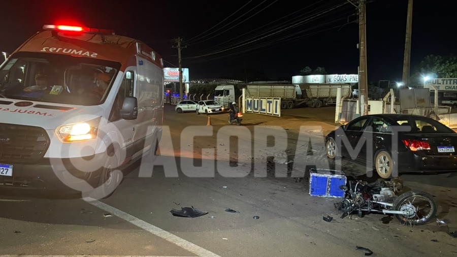 Imagem: Acidente entre carro e moto Motociclista delivery fica ferida após colisão com carro na BR-364 em Rondonópolis