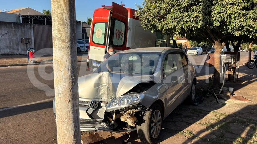 Imagem: Acidente no bairro Vila Operaria Idoso bate a cabeça no para-brisa após perder o controle do veículo no bairro Vila Operária em Rondonópolis