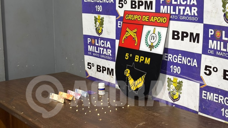 Imagem: Apreensao ocorreu na regiao central Menor apreendido pela PM com drogas e dinheiro diz que vende entorpecentes para "ajudar em casa" Imagem: Apreensao ocorreu na regiao central Menor apreendido pela PM com drogas e dinheiro diz que vende entorpecentes para "ajudar em casa"