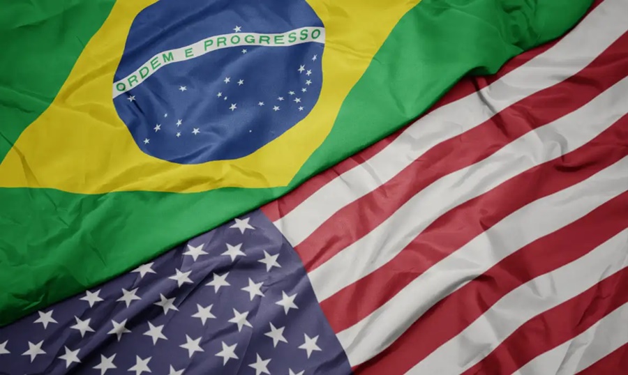 Imagem: Bandeiras do Brasil e EUA Entenda audiência nos EUA sobre tarifas de 25% a produtos brasileiros