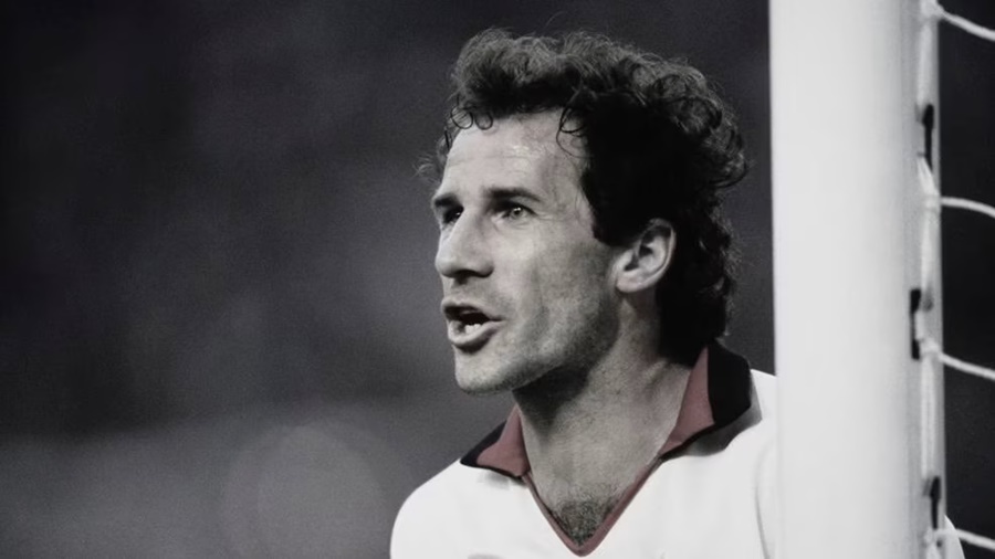 Imagem: Baresi e considerado um dos maiores zagueiros da historia do futebol Adeus a uma lenda | Franco Baresi morre aos 66 anos e deixa legado no futebol mundial Imagem: Baresi e considerado um dos maiores zagueiros da historia do futebol Adeus a uma lenda | Franco Baresi morre aos 66 anos e deixa legado no futebol mundial