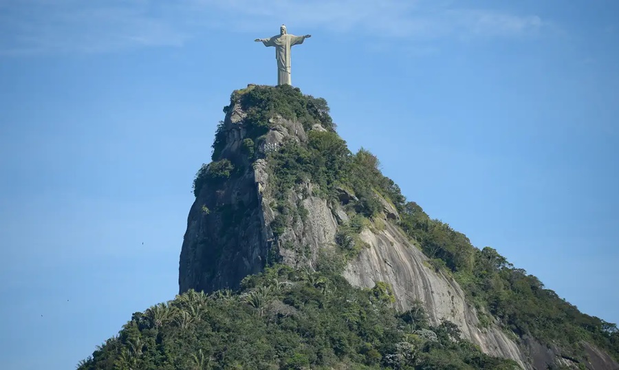 Imagem: Cristo redentor Cristo Redentor terá novas escadas e elevadores de acesso