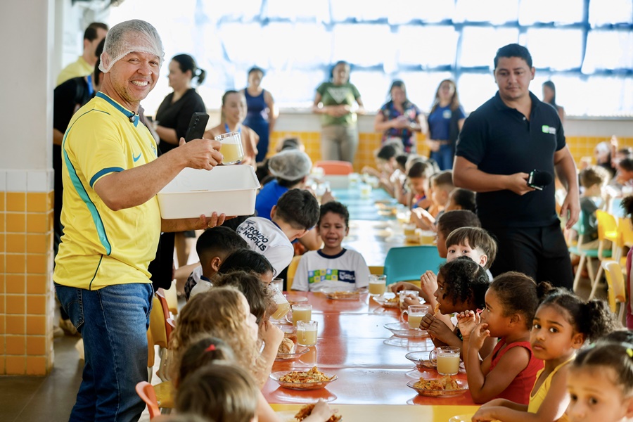 Imagem: Dia da pizza prefeito Claudio Crianças da rede municipal de Rondonópolis são contempladas com Dia da Pizza na merenda escolar Imagem: Dia da pizza prefeito Claudio Crianças da rede municipal de Rondonópolis são contempladas com Dia da Pizza na merenda escolar