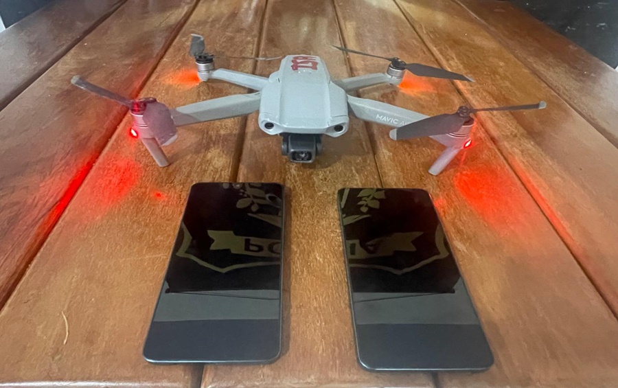 Imagem: Drone e celulares Polícia Penal impede ação criminosa e apreende drone e celulares arremessados na Penitenciária Mata Grande