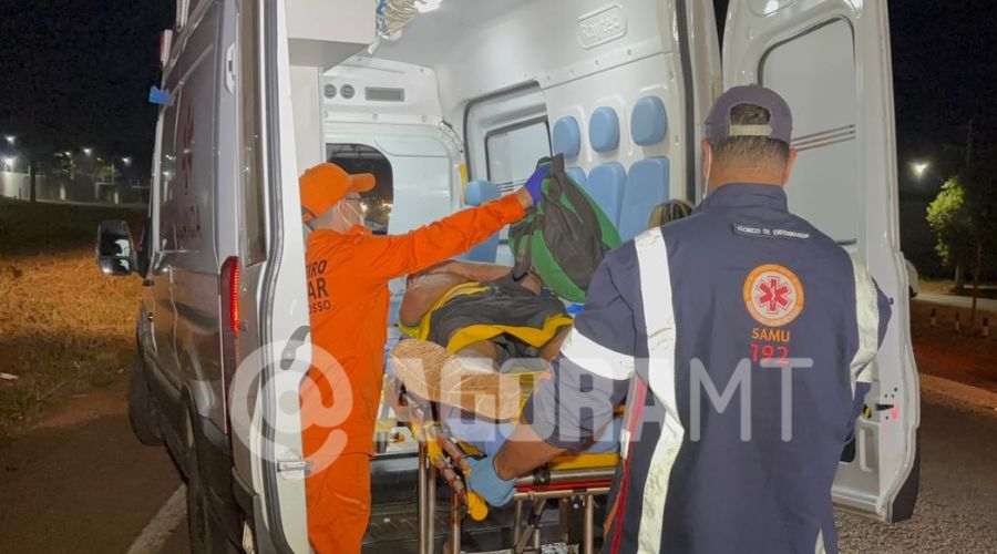 Imagem: ENQUADRAMENTO SITE 13 Grave acidente entre Duster e motocicleta deixa motociclista ferido no Anel Viário de Rondonópolis Imagem: ENQUADRAMENTO SITE 13 Grave acidente entre Duster e motocicleta deixa motociclista ferido no Anel Viário de Rondonópolis