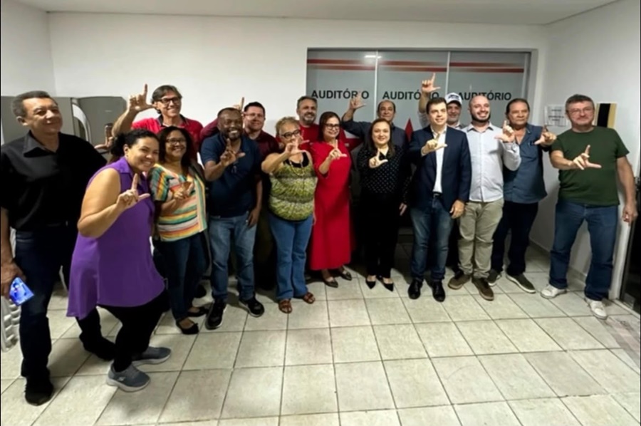Imagem: POLITICA DE ESQUERDA Partidos de esquerda reafirmam unidade em torno da reeleição de Lula e alinham projeto político para Mato Grosso