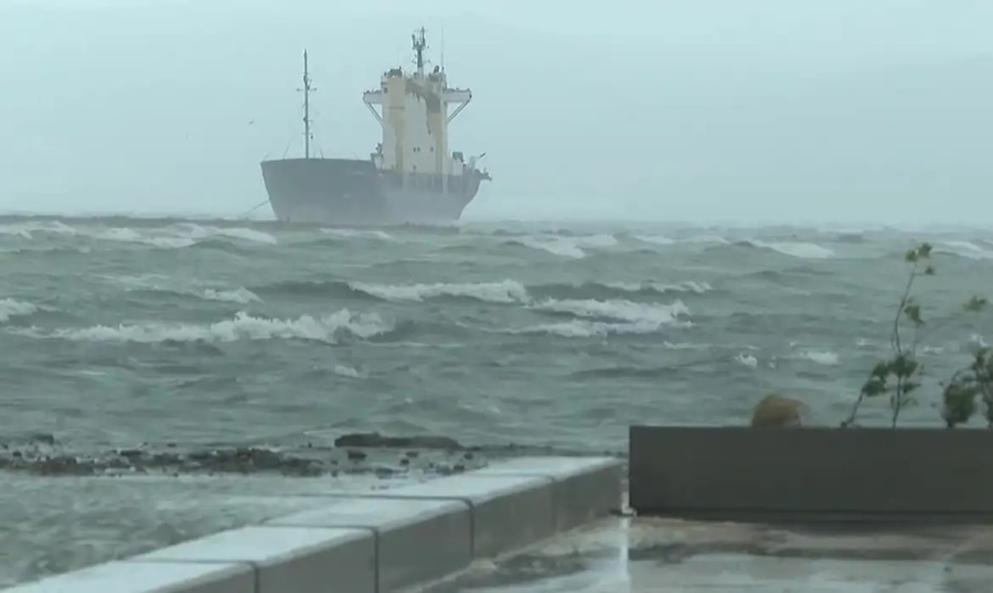 Imagem: Tempestade no mar Chile declara estado de emergência até dia 21 devido a tempestades