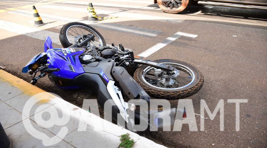 Imagem: WhatsApp Image 2026 07 28 at 13.23.35 1 Acidente entre caminhonete e motocicleta deixa mulher ferida no Centro de Rondonópolis