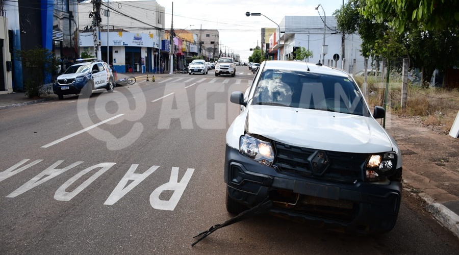 Imagem: WhatsApp Image 2026 07 28 at 13.23.35 Acidente entre caminhonete e motocicleta deixa mulher ferida no Centro de Rondonópolis