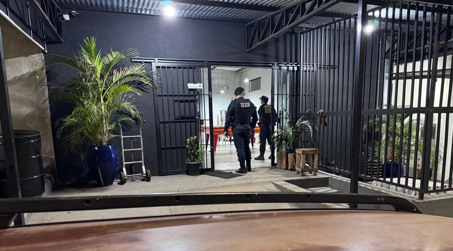 Imagem: abordagem em conveniencia PM intensifica abordagens em conveniências e casas de prostituição durante operação em Rondonópolis Imagem: abordagem em conveniencia PM intensifica abordagens em conveniências e casas de prostituição durante operação em Rondonópolis