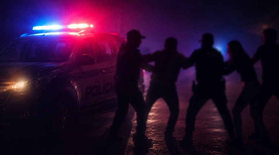 Imagem: ajdvnf Triângulo amoroso termina com ameaças e quatro pessoas conduzidas à delegacia em Rondonópolis Imagem: ajdvnf Triângulo amoroso termina com ameaças e quatro pessoas conduzidas à delegacia em Rondonópolis