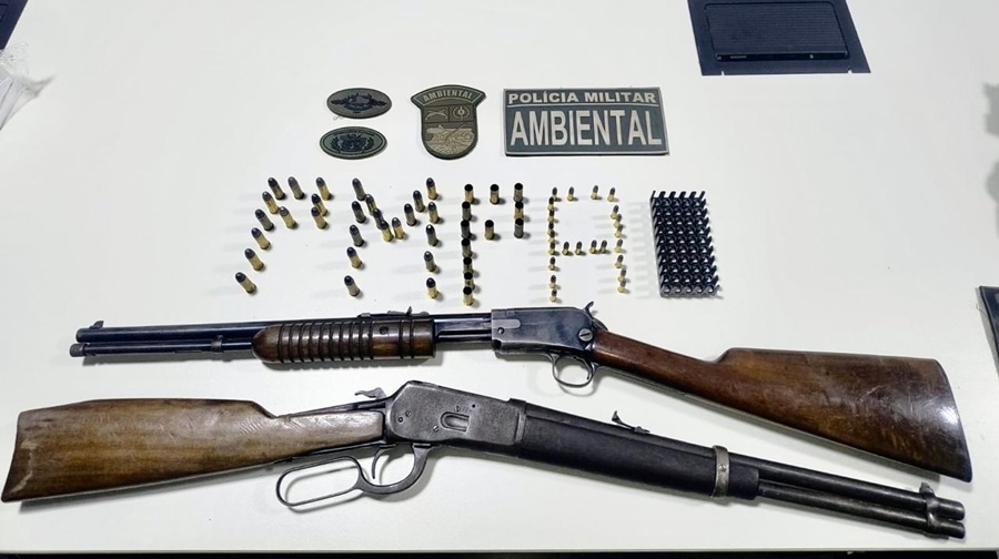 Imagem: armas apreendidas PMPA PM Ambiental apreende quatro armas e mais de 80 munições em duas ocorrências durante operação em Alto Garças