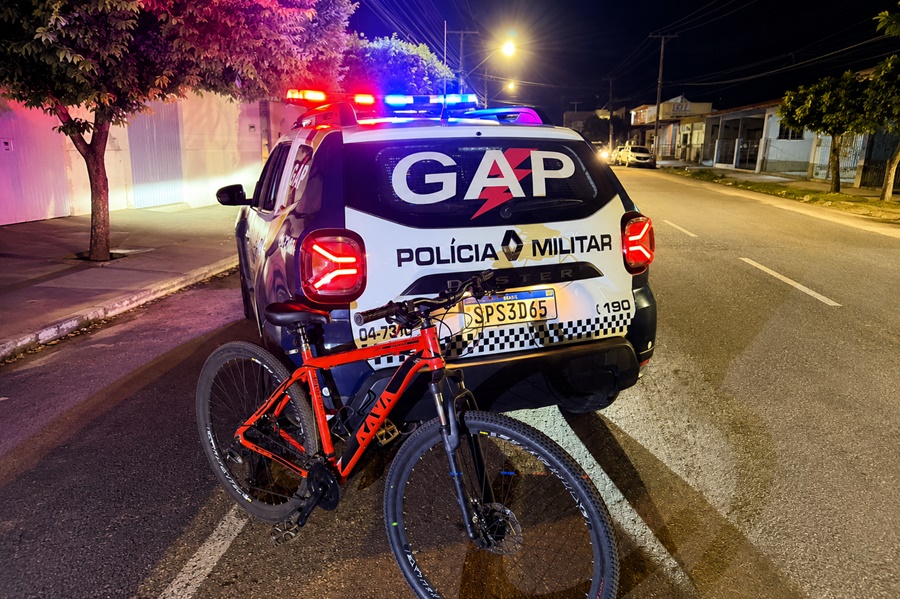 Imagem: bICICLETA FURTADA RECUPERADA Polícia Militar recupera bicicleta furtada e prende suspeito em flagrante no Centro de Rondonópolis